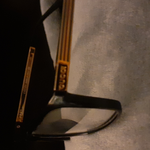 Black Gucci eyewear unisex I don't really know if authentic never put the prescr - Picture 3 of 11